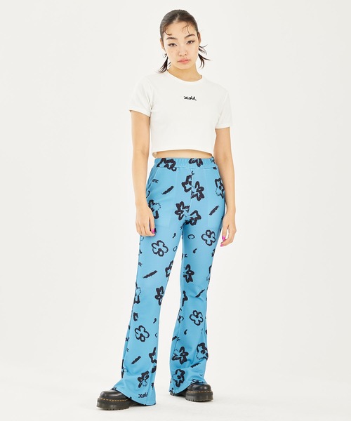 X-girl（エックスガール）の「MILLS LOGO S/S CROPPED TOP（Tシャツ/カットソー・レディース・ブラック/マルチ/ホワイト/グリーン・S/M）」の7枚目の写真