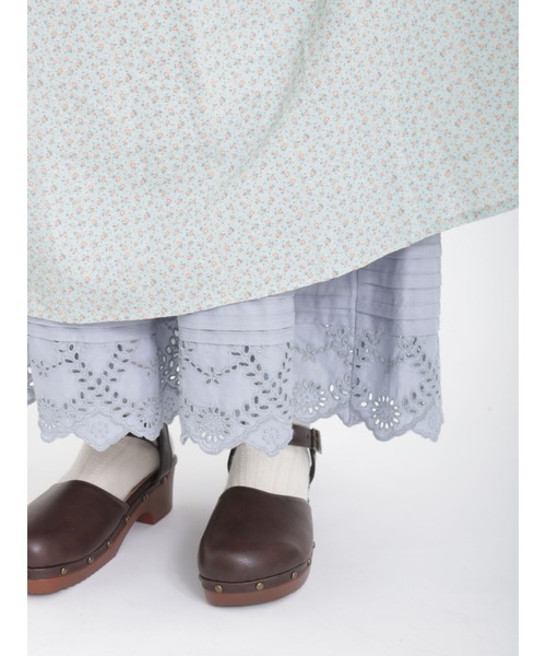 Samansa Mos2(サマンサ モスモス)の「綿ドビー裾スカラップスカート(スカート・レディース・ブラック/オフホワイト/ブルー・フリ-)」の3枚目の写真