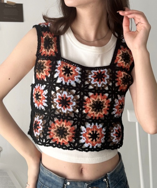 CLEA（クレア）の「フラワークロシェ編みビスチェトップス（ベスト・レディース・アイボリー/ブラック・FREE）」の20枚目の写真