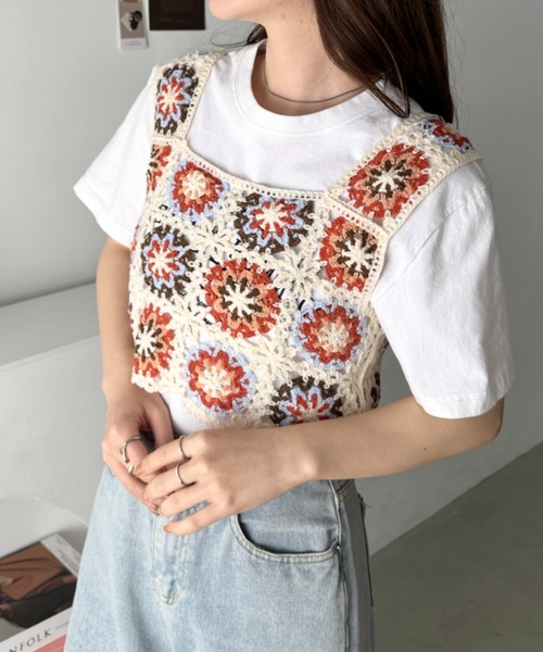 CLEA（クレア）の「フラワークロシェ編みビスチェトップス（ベスト・レディース・アイボリー/ブラック・FREE）」の17枚目の写真