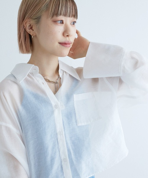 w closet（ダブルクローゼット）の「バックギャザーショート丈シアーシャツ（シャツ/ブラウス・レディース・ブルー/オフホワイト/ピンク・FREE）」の7枚目の写真