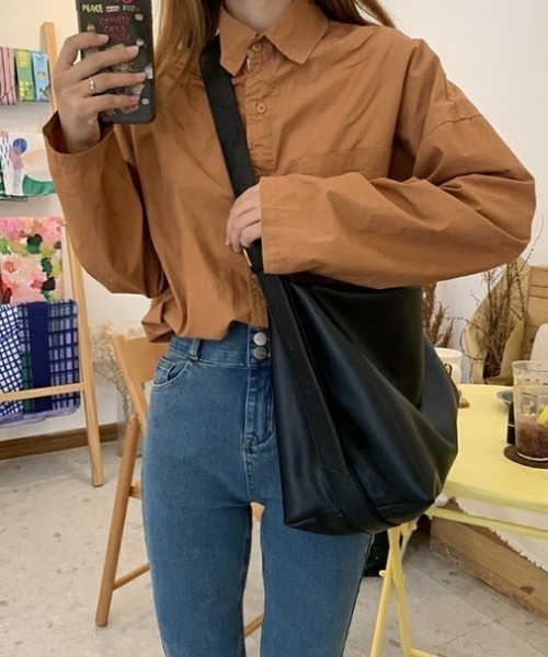 moment+（モーメントプラス）の「【累計販売枚数1万枚突破！】ワイドベルトフェイクレザーショルダーバッグ（ショルダーバッグ・レディース・ブラック/ブラウン/アイボリー・FREE）」の10枚目の写真