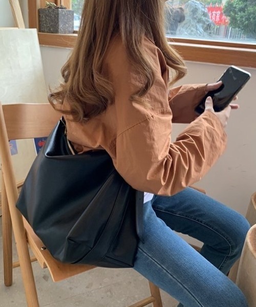 moment+（モーメントプラス）の「【累計販売枚数1万枚突破！】ワイドベルトフェイクレザーショルダーバッグ（ショルダーバッグ・レディース・ブラック/ブラウン/アイボリー・FREE）」の21枚目の写真