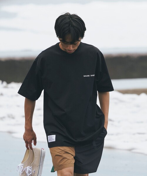 MALIBU SHIRTS（マリブシャツ）の「MALIBU SHIRTS x B:MING by BEAMS / 別注 ランド アンド ウォーター スリーブタグTシャツ(セットアップ対応)（Tシャツ/カットソー・メンズ・ホワイト/ブラック・M/L/XL）」の2枚目の写真