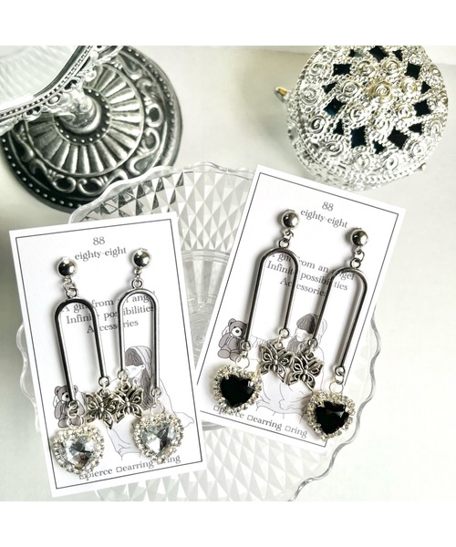 tone（トーン）の「【88eighty-eight】シンメトリーハートビジューバタフライロングピアス(MA)（ピアス（両耳用）・レディース・ブラック/シルバー・FREE）」の5枚目の写真