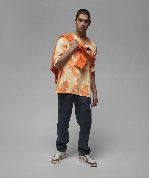 JORDAN BRAND（ジョーダンブランド）の「ジョーダン エッセンシャル メンズ オーバーサイズド グラフィック Tシャツ / Jordan Essentials Men's Oversized Graphic T-Shirt（Tシャツ/カットソー・メンズ・アイボリー/ブラウン系その他3/ブラウン系その他2・M/S/XL/2XL/XS/L/3XL）」の4枚目の写真