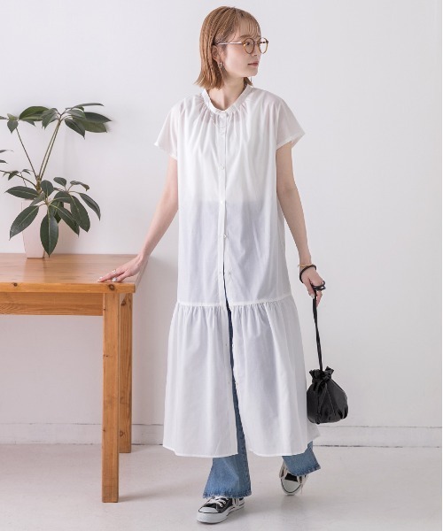 ad thie(アドティエ)の「バンドカラー フレンチスリーブ ティアードワンピース(シャツワンピース・レディース・ブラック/ベージュ/カーキ/オフホワイト・FREE)」の8枚目の写真