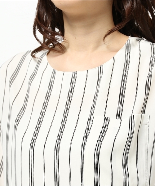 CIAOPANIC（チャオパニック）の「【Ciaopanic】　ヘリンボンストライプBigスリーブBL（シャツ/ブラウス・レディース・オフホワイト/ネイビー・FREE）」の6枚目の写真