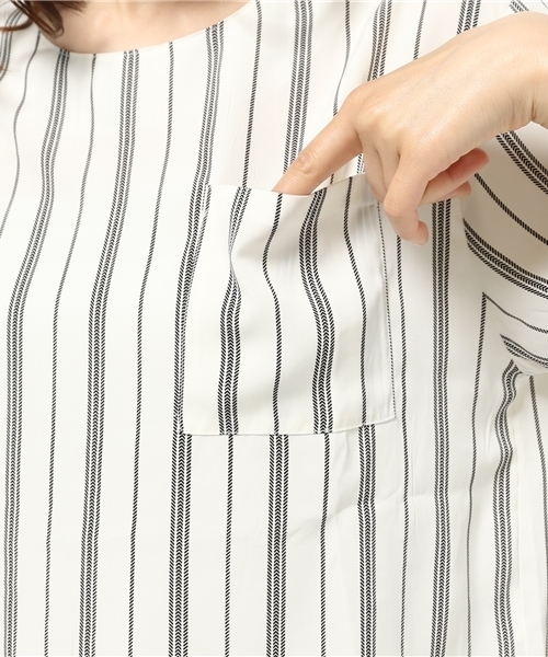 CIAOPANIC（チャオパニック）の「【Ciaopanic】　ヘリンボンストライプBigスリーブBL（シャツ/ブラウス・レディース・オフホワイト/ネイビー・FREE）」の9枚目の写真