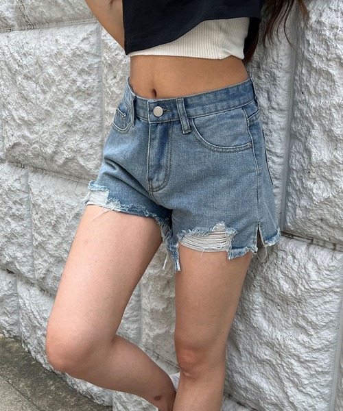 GLAMOROUS JANE（グラマラスジェーン）の「ハイダメージデニムショートパンツ（デニムパンツ・レディース・ブルー・S/M）」の4枚目の写真