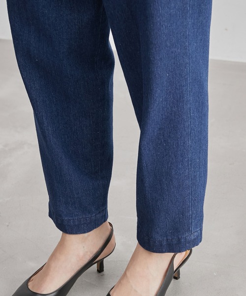 ROPE'（ロペ）の「テーパードデニムパンツ（デニムパンツ・レディース・ネイビー・38/36）」の10枚目の写真