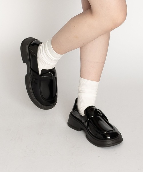 SVEC(シュベック)の「ライトチャンキーソール ツイストデザイン ローファー(ローファー・レディース・ブラック系その他/グリーン/ブラック・35/39/38/37/36/40)」の3枚目の写真