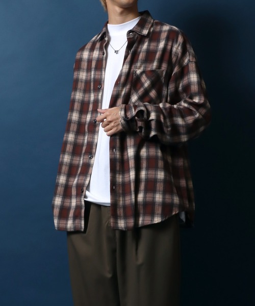 ANPAS（アンパス）の「Smooth Stretch Oversized Ombre Check Shirt/別注 スムース ストレッチ オーバーサイズ オンブレチェックシャツ（シャツ/ブラウス・メンズ・ブラック/ホワイト/ブラウン/ネイビー/ブルー・M/L）」の3枚目の写真