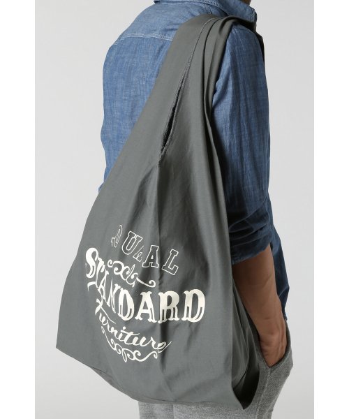 journal standard Furniture （ジャーナルスタンダードファニチャー）の「MARCHE BAG グレー（エコバッグ/サブバッグ・レディース・ブラック・FREE）」の8枚目の写真