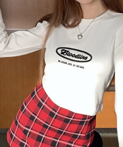 LYEON(リヨン)の「刺繍ロゴクロップドロンT(Tシャツ/カットソー・レディース・ホワイト/チャコールグレー/グレー・FREE)」の2枚目の写真