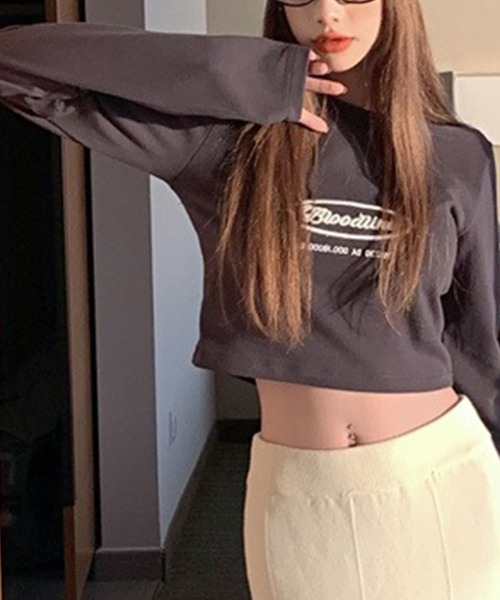 LYEON(リヨン)の「刺繍ロゴクロップドロンT(Tシャツ/カットソー・レディース・ホワイト/チャコールグレー/グレー・FREE)」の3枚目の写真