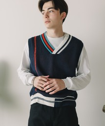 ▲DESIGN V-NECK VEST/デザインVネックベスト