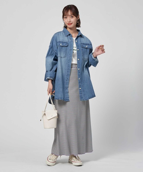 BACK NUMBER(バックナンバー)の「【BACK NUMBER】フラップポケットデニムシャツ(シャツ/ブラウス・レディース・ダークインディゴブルー・M)」の2枚目の写真