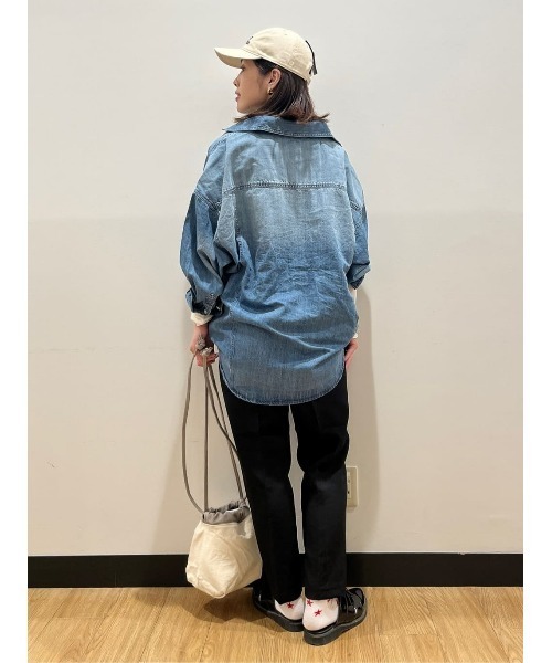BACK NUMBER(バックナンバー)の「【BACK NUMBER】フラップポケットデニムシャツ(シャツ/ブラウス・レディース・ダークインディゴブルー・M)」の18枚目の写真