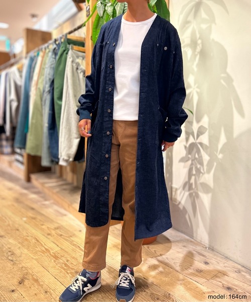 OLD BETTY'S(オールドベティーズ)の「オールドベティーズ【OLD BETTY’S】Denim Engineer Long Jacket(ノーカラーコート・レディース・インディゴブルー・FREE)」の2枚目の写真