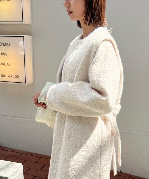 KOBE LETTUCE（コウベレタス）の「[ mikuさんコラボ ] 袖取り外しOKノーカラーブークレーコート（ノーカラーコート・レディース・ブラック/アイボリー/グレー・M）」の4枚目の写真