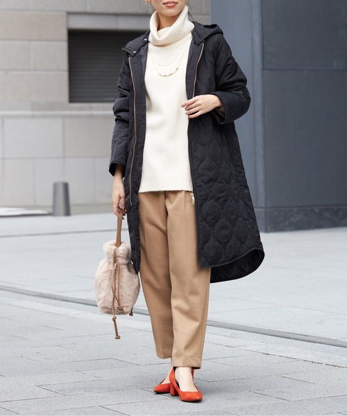 Chez toi（シェトワ）の「起毛ストレッチタックテーパードパンツ（その他パンツ・レディース・カーキ/ブラック/ベージュ/アイボリー・SMALL/MEDIUM）」の14枚目の写真