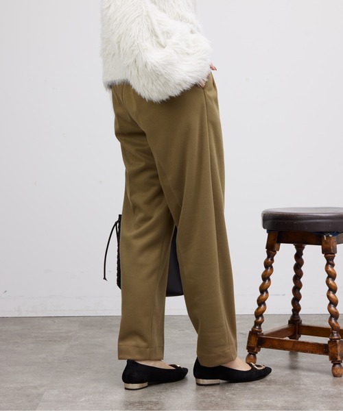 Chez toi（シェトワ）の「起毛ストレッチタックテーパードパンツ（その他パンツ・レディース・カーキ/ブラック/ベージュ/アイボリー・SMALL/MEDIUM）」の9枚目の写真