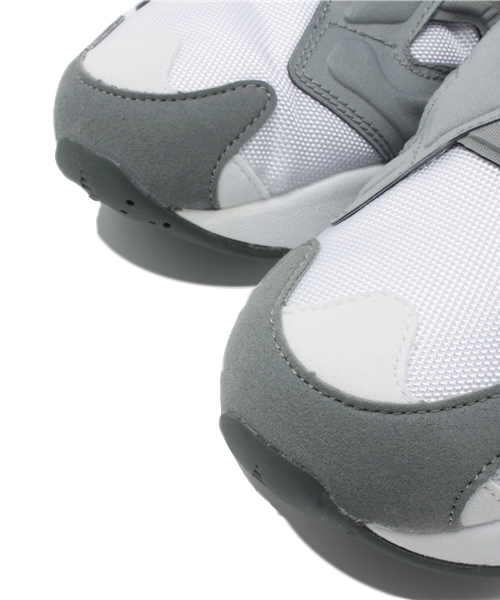 Reebok（リーボック）の「インスタポンプ フューリー OG Reebok CLASSIC（リーボック　クラシック）（スニーカー・メンズ・ホワイト×ブラック/ホワイト×グレー・28.0cm/29.5cm/23.5cm/24.5cm/25.5cm/28.5cm/29.0cm/24.0cm/23.0cm/30.0cm/26.0cm/27.0cm/27.5cm/25.0cm/22.0cm/26.5cm）」の5枚目の写真