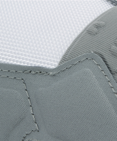 Reebok（リーボック）の「インスタポンプ フューリー OG Reebok CLASSIC（リーボック　クラシック）（スニーカー・メンズ・ホワイト×ブラック/ホワイト×グレー・28.0cm/29.5cm/23.5cm/24.5cm/25.5cm/28.5cm/29.0cm/24.0cm/23.0cm/30.0cm/26.0cm/27.0cm/27.5cm/25.0cm/22.0cm/26.5cm）」の3枚目の写真