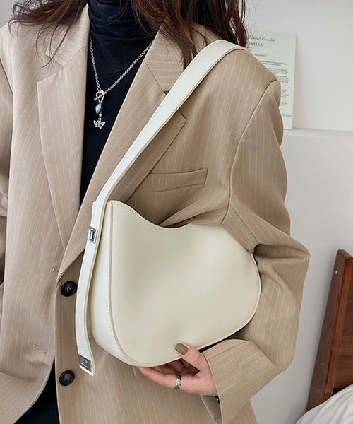 shopnikoniko(ショップニコニコ)の「合成皮革 ワンハンドル ホーボーバッグ 三日月バッグ ハーフムーン(ハンドバッグ・レディース・ブラック/ブラウン/ホワイト/ベージュ・フリー)」の21枚目の写真