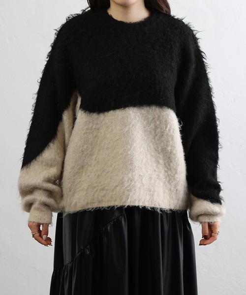 COLONY 2139(コロニートゥーワンスリーナイン)の「カラーブロッキングシャギーニットプルオーバー(ニット/セーター・レディース・ネイビー/ブラック・FREE)」の13枚目の写真