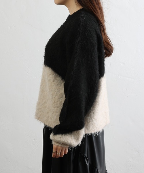 COLONY 2139(コロニートゥーワンスリーナイン)の「カラーブロッキングシャギーニットプルオーバー(ニット/セーター・レディース・ネイビー/ブラック・FREE)」の14枚目の写真