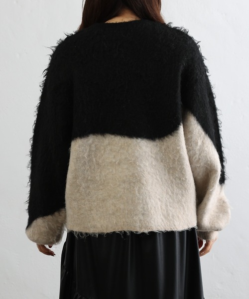 COLONY 2139(コロニートゥーワンスリーナイン)の「カラーブロッキングシャギーニットプルオーバー(ニット/セーター・レディース・ネイビー/ブラック・FREE)」の15枚目の写真