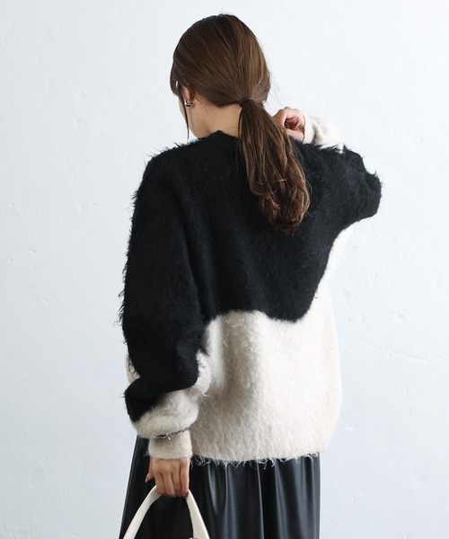 COLONY 2139(コロニートゥーワンスリーナイン)の「カラーブロッキングシャギーニットプルオーバー(ニット/セーター・レディース・ネイビー/ブラック・FREE)」の5枚目の写真