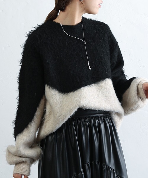 COLONY 2139(コロニートゥーワンスリーナイン)の「カラーブロッキングシャギーニットプルオーバー(ニット/セーター・レディース・ネイビー/ブラック・FREE)」の22枚目の写真