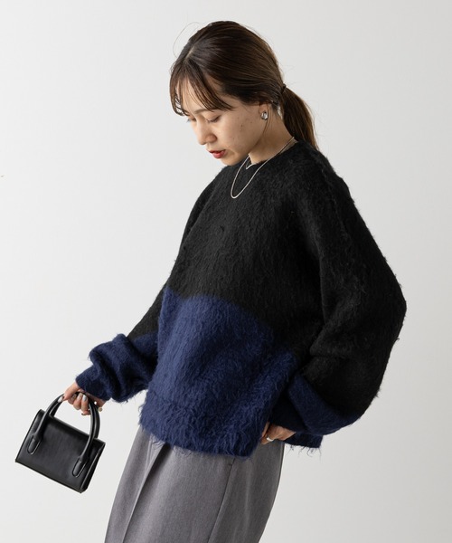 COLONY 2139(コロニートゥーワンスリーナイン)の「カラーブロッキングシャギーニットプルオーバー(ニット/セーター・レディース・ネイビー/ブラック・FREE)」の6枚目の写真