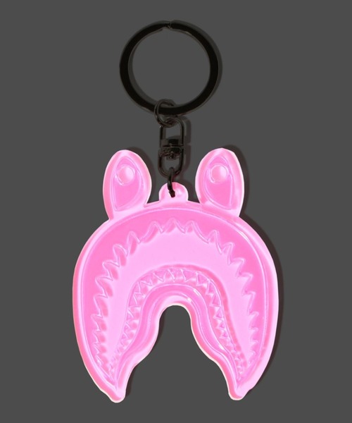 A BATHING APE(アベイシングエイプ)の「SHARK REFLECTIVE KEYCHAIN M(キーホルダー・メンズ・ピンク/ホワイト/ブラック/オレンジ/イエロー/グリーン・FREE)」の10枚目の写真