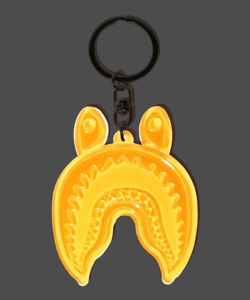 A BATHING APE(アベイシングエイプ)の「SHARK REFLECTIVE KEYCHAIN M(キーホルダー・メンズ・ピンク/ホワイト/ブラック/オレンジ/イエロー/グリーン・FREE)」の12枚目の写真