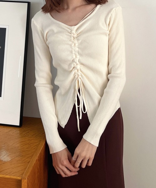 Olu.（オルドット）の「フロントギャザーニット（ニット/セーター・レディース・ブラック/ブラウン/ホワイト・FREE）」の2枚目の写真