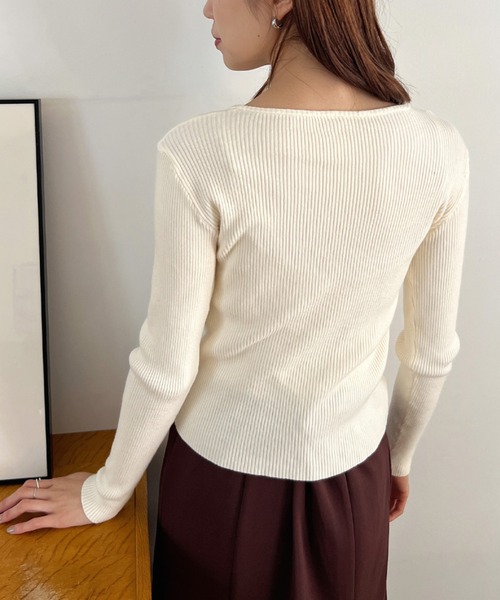 Olu.（オルドット）の「フロントギャザーニット（ニット/セーター・レディース・ブラック/ブラウン/ホワイト・FREE）」の6枚目の写真