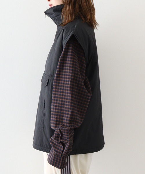 &soiree(アンドソワレ)の「&soiree ハーフジップ中綿アノラックベスト(ダウンベスト・レディース・アイボリー/ブラック・FREE)」の16枚目の写真