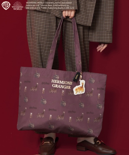 ACCOMMODE（アコモデ）の「ハリー・ポッター / グラフィックパターントートバッグ（トートバッグ・レディース・その他1/その他2/その他3・FREE）」の2枚目の写真