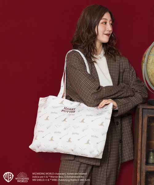 ACCOMMODE（アコモデ）の「ハリー・ポッター / グラフィックパターントートバッグ（トートバッグ・レディース・その他1/その他2/その他3・FREE）」の3枚目の写真