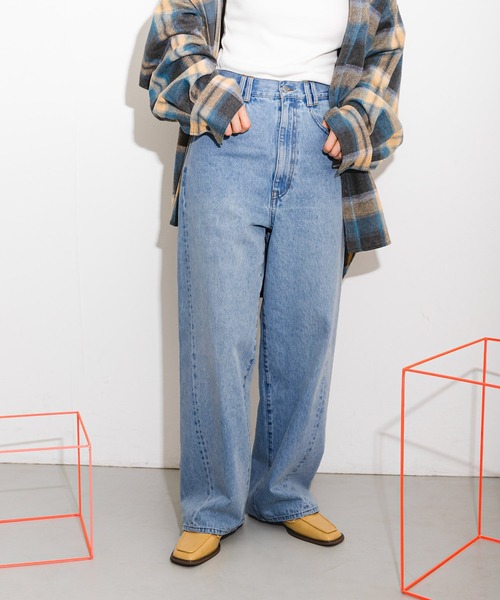 KBF（ケイビーエフ）の「オーバーサイドラインデニム（デニムパンツ・レディース・ブラック系その他/ブルー/ブルー系その他・34/36/38）」の10枚目の写真