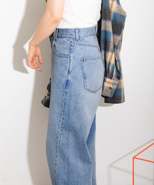 KBF（ケイビーエフ）の「オーバーサイドラインデニム（デニムパンツ・レディース・ブラック系その他/ブルー/ブルー系その他・34/36/38）」の5枚目の写真