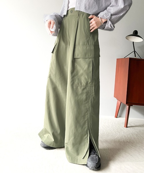 Java(ジャバ)の「《JaVa ジャバコラボ》大人のボリュームボトムス。裾シャーリングワイドカーゴパンツ(カーゴパンツ・レディース・カーキ/アイボリー/ブラック・SMALL/LARGE/MEDIUM/X-LARGE)」の7枚目の写真