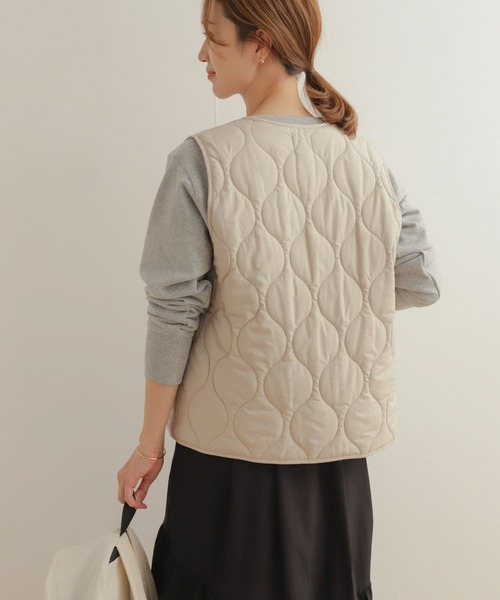 URBAN RESEARCH DOORS(アーバンリサーチドアーズ)の「キルトライナー撥水マウンテンパーカー(マウンテンパーカー・レディース・ライトベージュ/ネイビー・MEDIUM)」の12枚目の写真