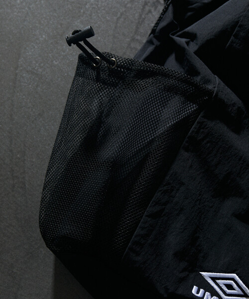 UMBRO(アンブロ)の「UMBRO/アンブロ 別注 Nylon Shoulder Bag/ナイロン ショルダーバック(ショルダーバッグ・メンズ・オフホワイト/ブラック/オリーブ/チャコールグレー/チェック/ベージュ系/グレー系・FREE)」の13枚目の写真