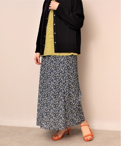 leswel（レスウェル）の「【L～5L 大きいサイズ】小花柄 Aライン ロング スカート（スカート・レディース・ネイビー/オレンジ・5L/4L/LL/L/3L）」の7枚目の写真