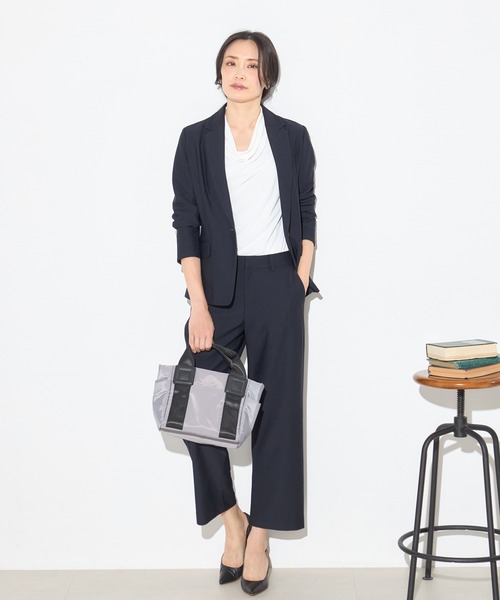 A/C DESIGN BY ALPHA CUBIC（エーシーデザインバイアルファキュービック）の「【EC別注】軽量2WAYトートバッグ【ショルダーストラップ付】（トートバッグ・レディース・ブラック/ベージュ/モカ/ネイビー/ライトグレー/ダークブラウン・フリー）」の7枚目の写真